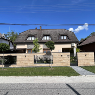 Balaton Apartmanház