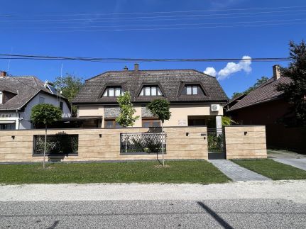 Balaton Apartmanház