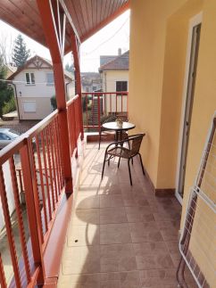 Gyöngyvirág Apartmanház30