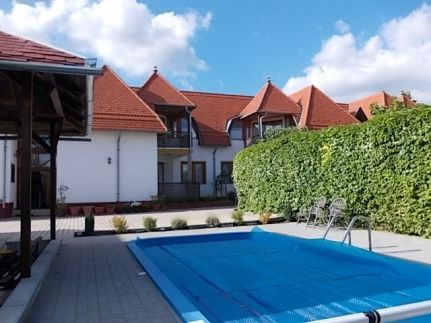 Klaudia Úszómedencés Apartmanok14