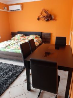 Zöld Béka Gambrinusz Apartman I.23