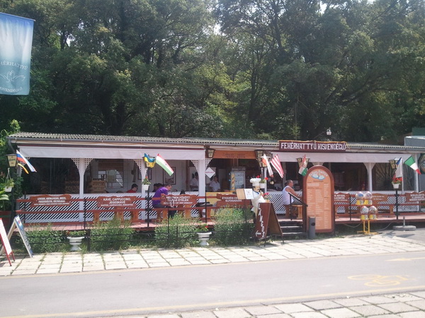 Fehér Hattyú Kisvendéglő – Tihany