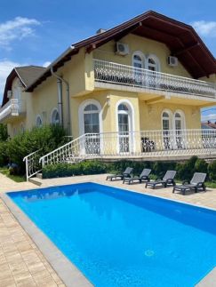 Royal Villa4