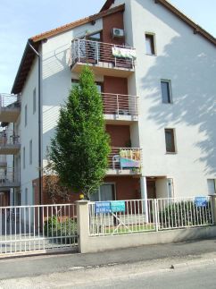 Aranymazsola Wellness Apartman1