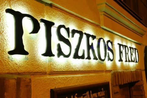 Piszkos Fred Pub & Restaurant & Seafood6