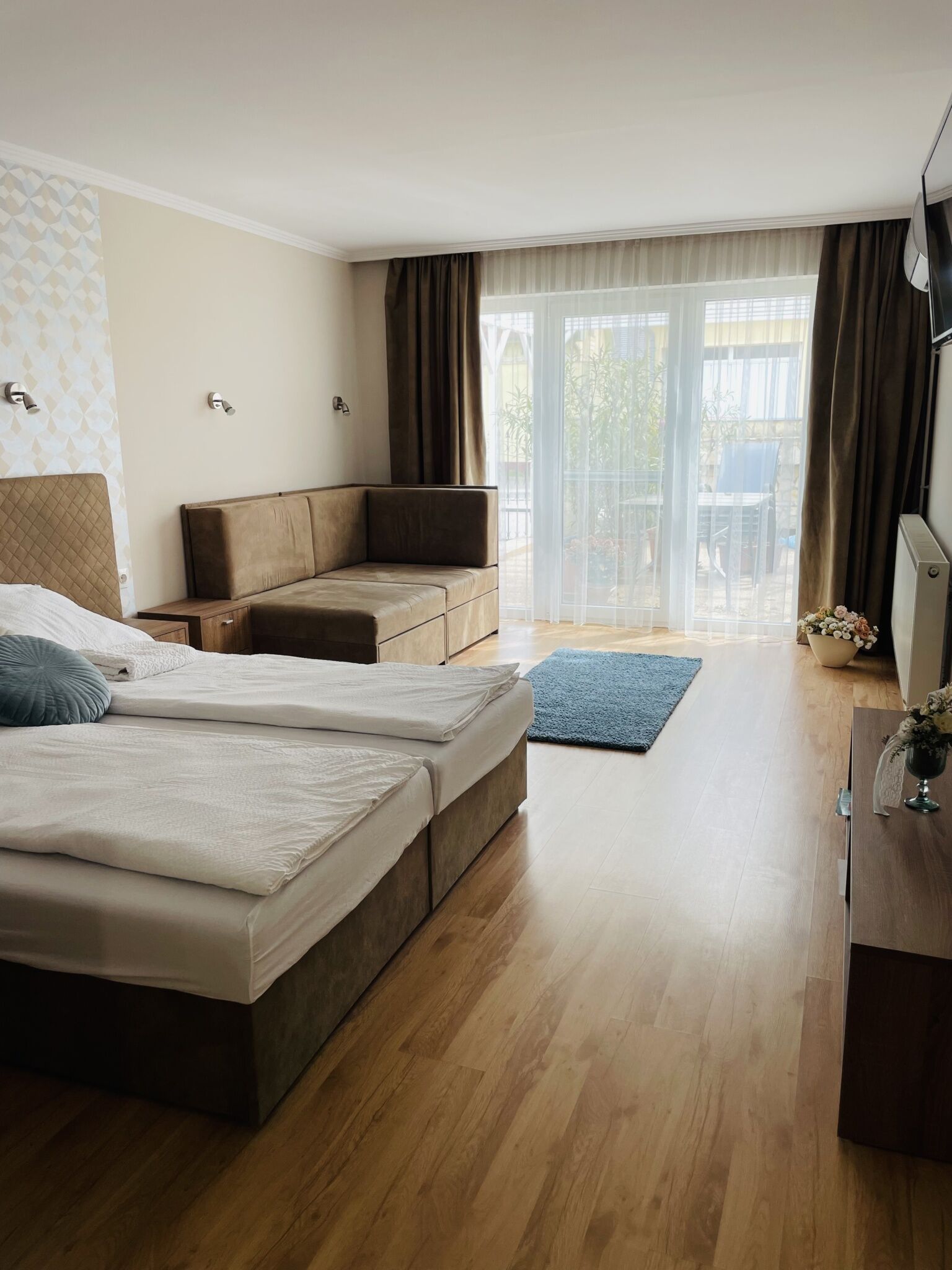 Weninger Apartmanok – Kiskunhalas fotó 16