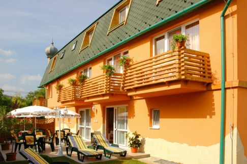 Karádi Hotel