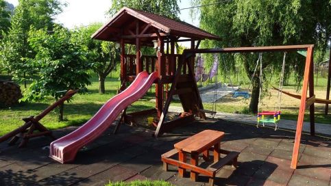 Holiday Vendégház és Szabadidőkert10