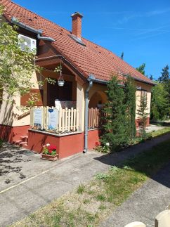 Zsuzsi Üdülőház66