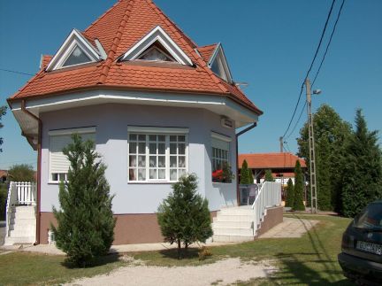 Lila Villa Apartmanház