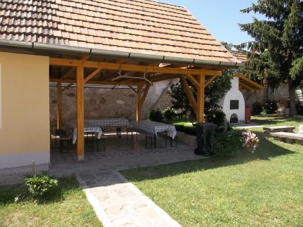 Cserépdarabok Üdülőház32