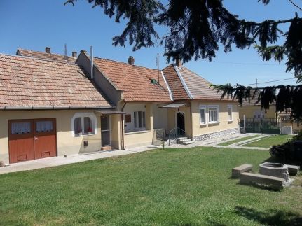 Cserépdarabok Üdülőház36