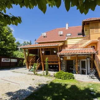 Almafa Apartmanház2