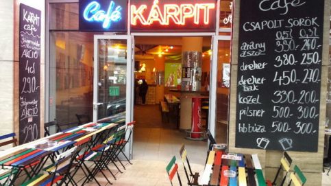 Kárpit Café3