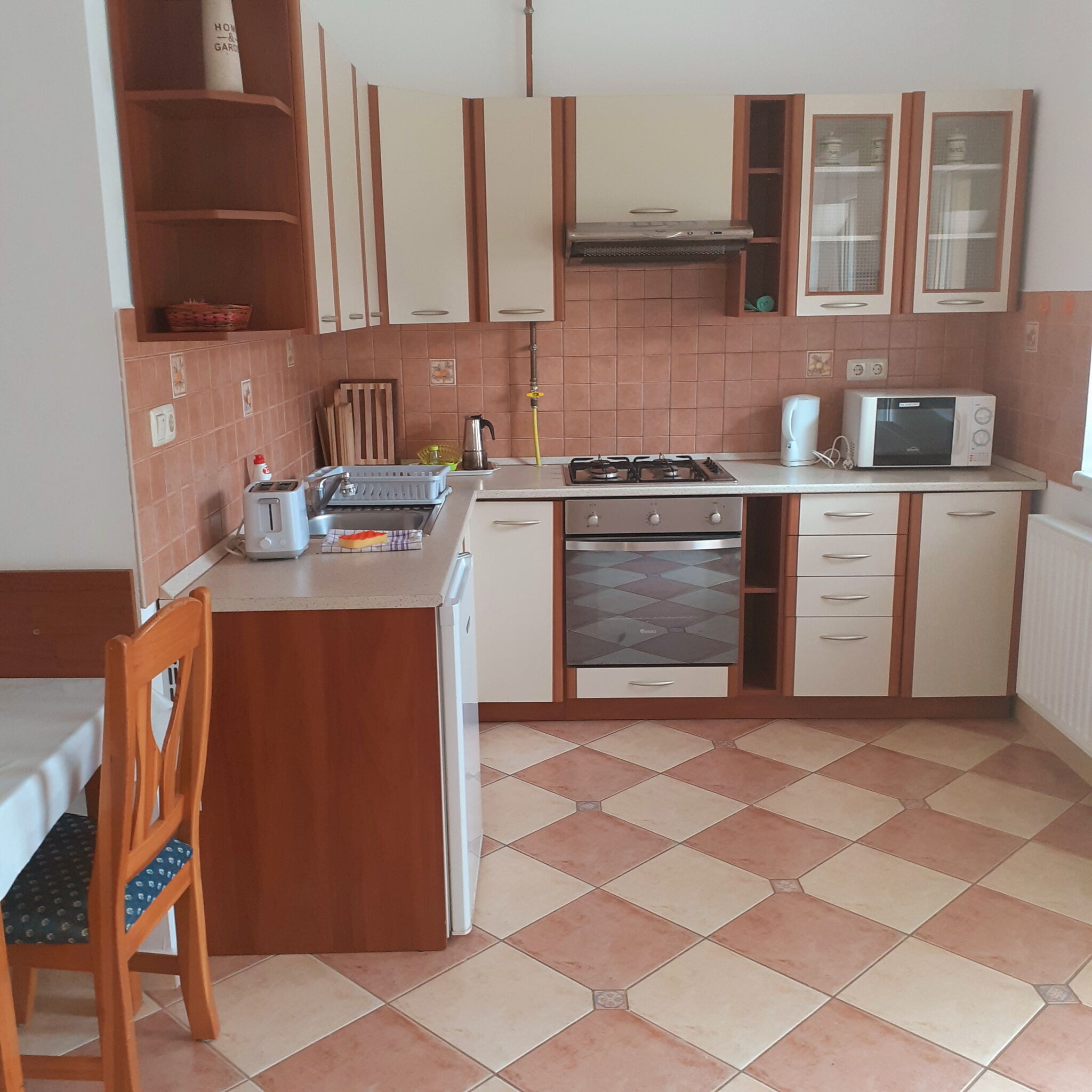 Petra Apartmanház – Kehidakustány
