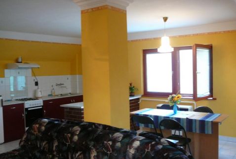 Cseresznye Apartman8