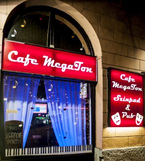 Cafe MegaTon Szinpad és Pub2