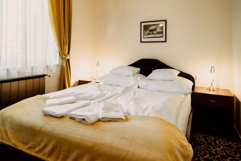 Korona Étterem Panzió26