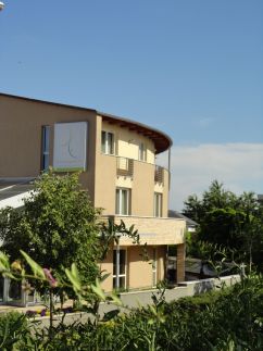 CE Plaza Hotel