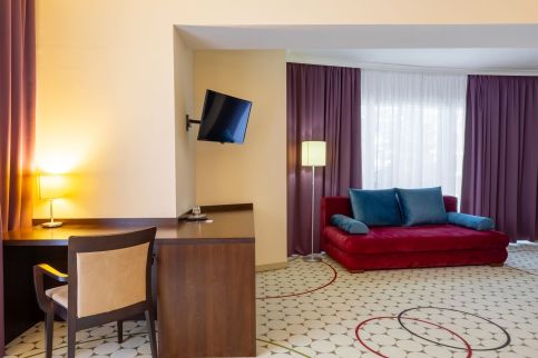 Aurora Hotel80