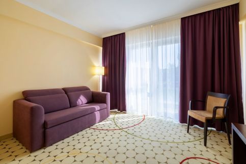 Aurora Hotel82