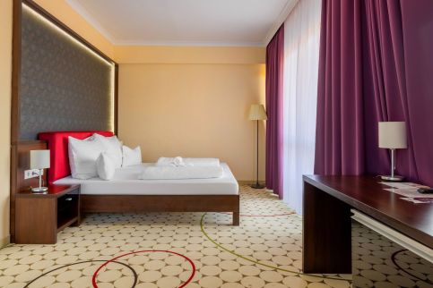 Aurora Hotel89