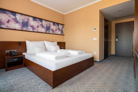 Aurora Hotel94
