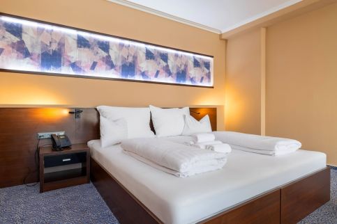 Aurora Hotel95