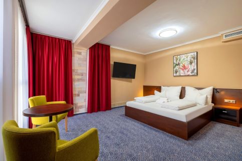 Aurora Hotel103
