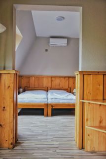 Tornyos Panzió Étterem4