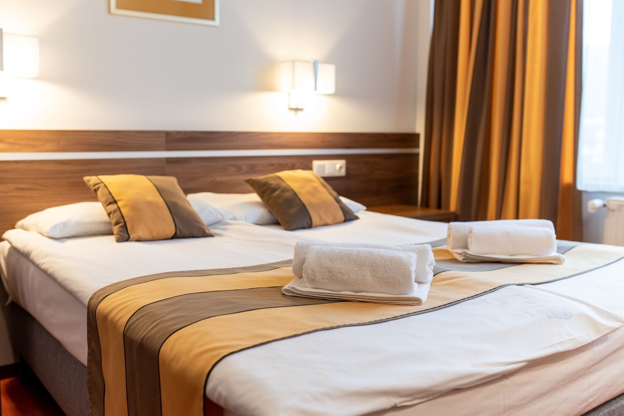 Hotel Árpád – Tatabánya