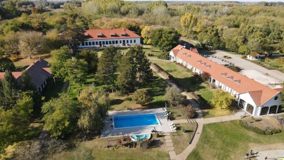 Sarlóspuszta Club Hotel – Tatárszentgyörgy