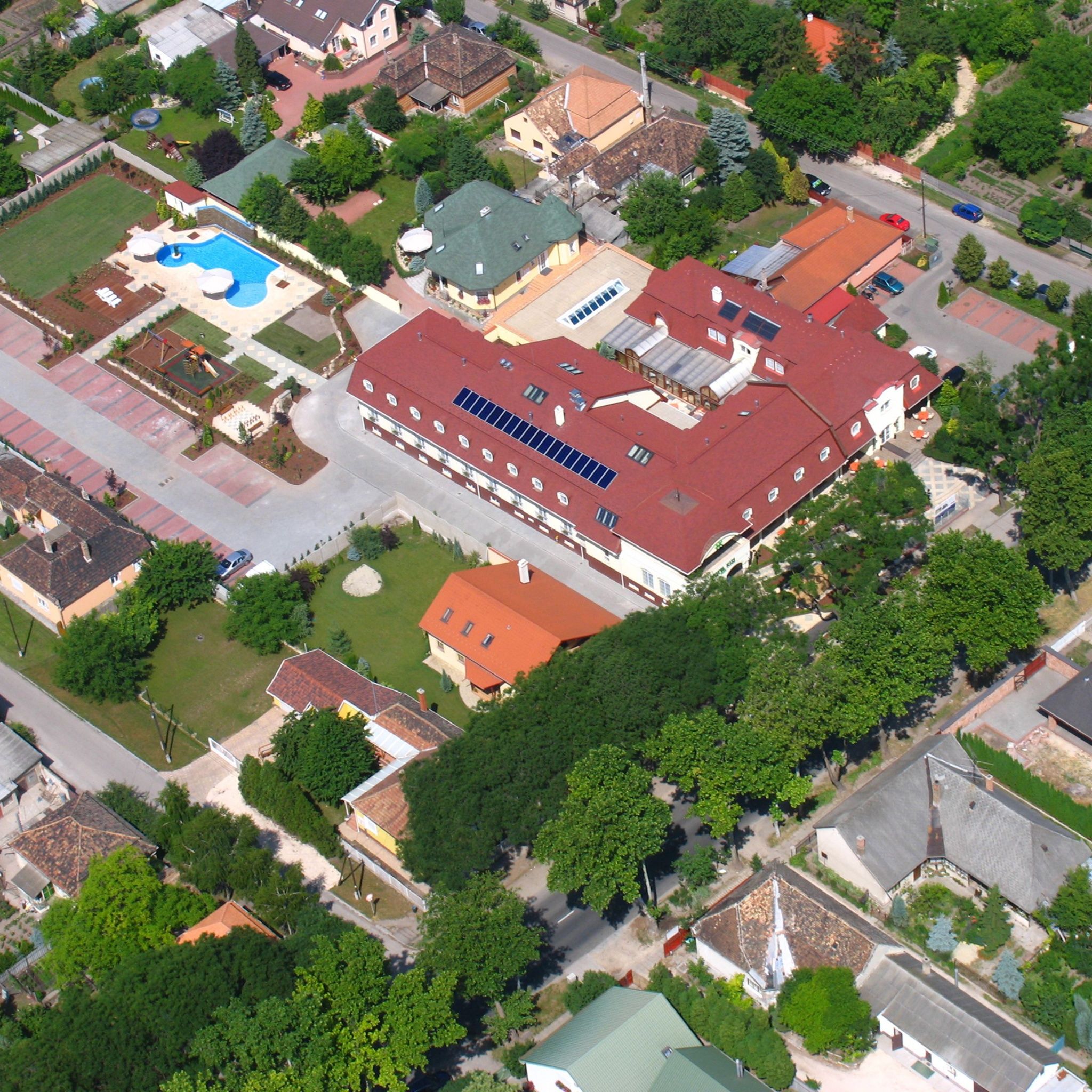 Hotel Kiss – Tata fotó 2