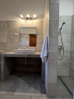 Hullám Apartmanház13