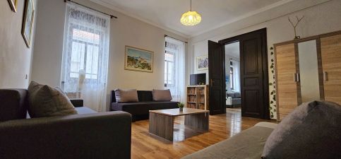 Művész Apartman73