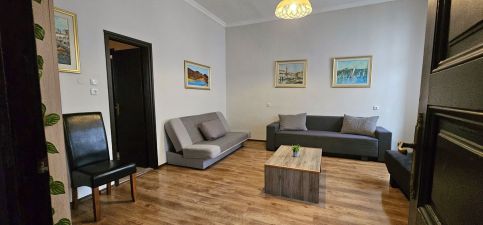 Művész Apartman77