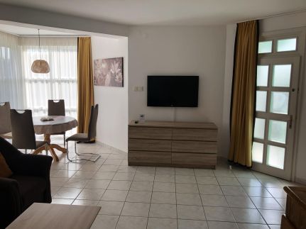 Greenhouse Apartman14