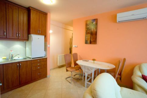 Mediterrán Csobbanás Apartman4