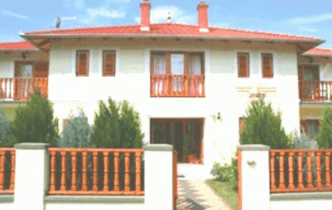 Botos Villa1