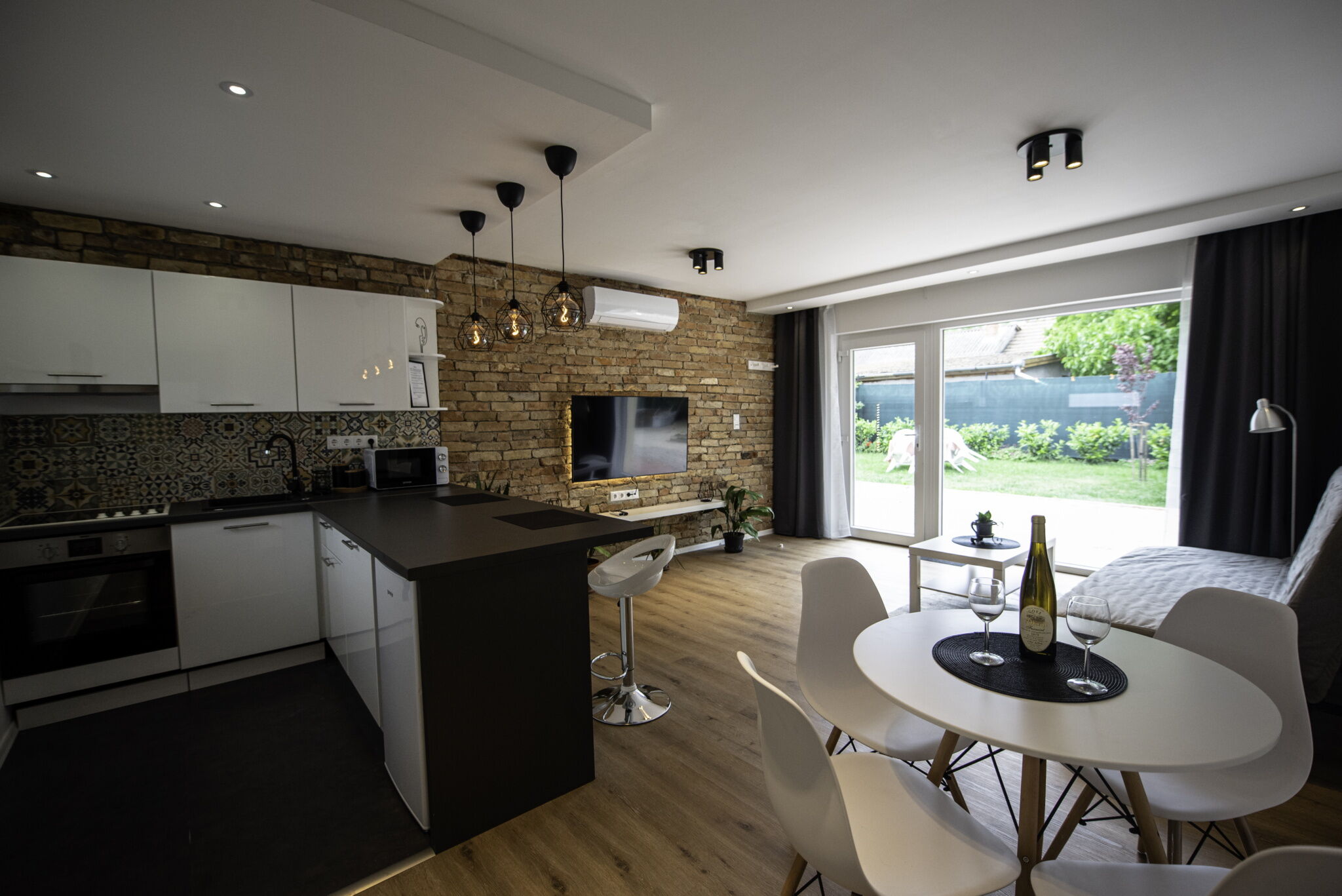 Pitypang Apartman – Kápolnásnyék fotó 1