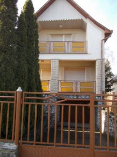 Tulipán Apartman