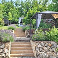 Paradise Apartmanház