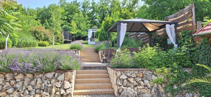 Paradise Apartmanház