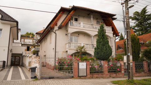 Kristály Apartman11