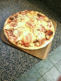 Pizza S.O.S. Pizzéria és Étterem9