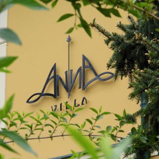 Anna Villa1