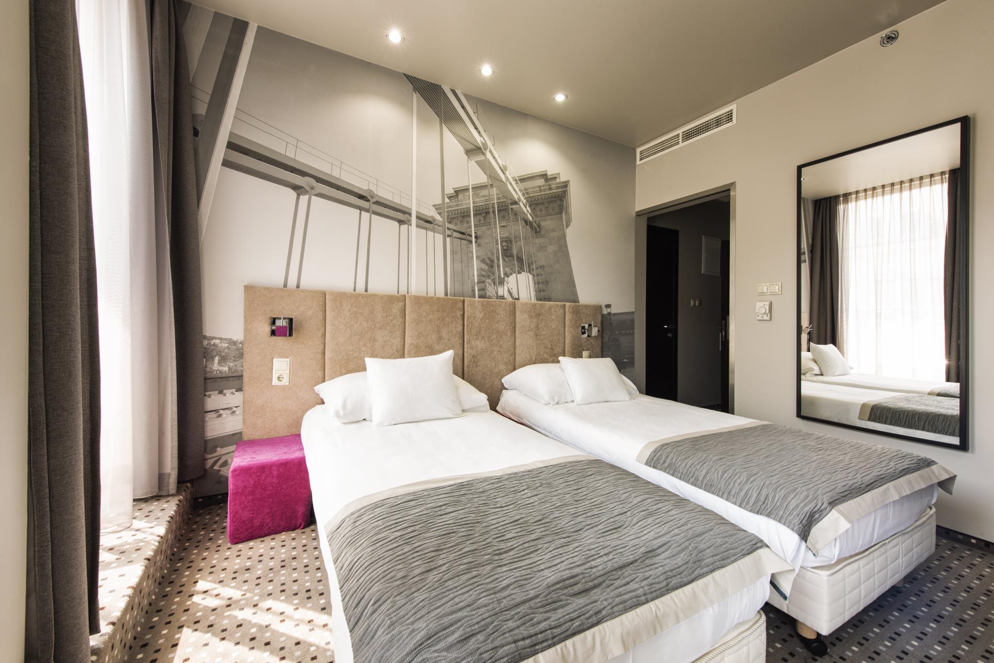 Carat – Budapest VI. kerület fotó 6