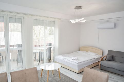 Héli Apartman E27