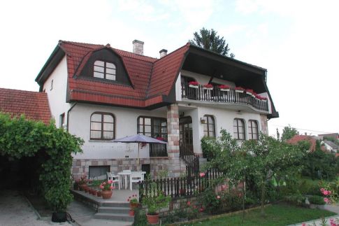 Gyöngyi Apartman