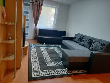 Lara Apartman8